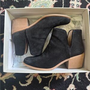 Black Sued Heeled Boots